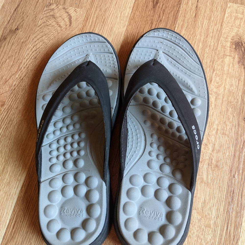 Crocs Reviva flip flops